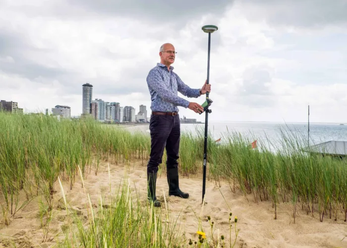 The missions within the Agriculture, Water and Food theme from the mission-driven innovation policy form the substantive frameworks for the Researchplatform Water. Issues are picked up and invested in living labs that the Water Lecturers’ Platform - as part of Delta Platform - has set up in characteristic landscape types of the delta. These living labs form the interface between bottom up needs and top down formulated missions. Living lab-transcending issues are part of a multi-year national research program.